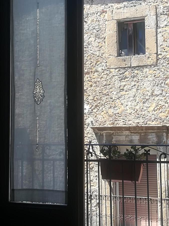 B&B L'Angolo Sulla Piazza Mirabella Imbaccari Dış mekan fotoğraf